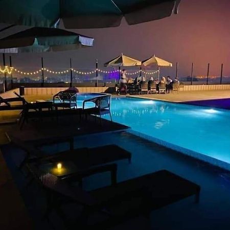 Hotel Tower Inn, Читагонг Екстериор снимка