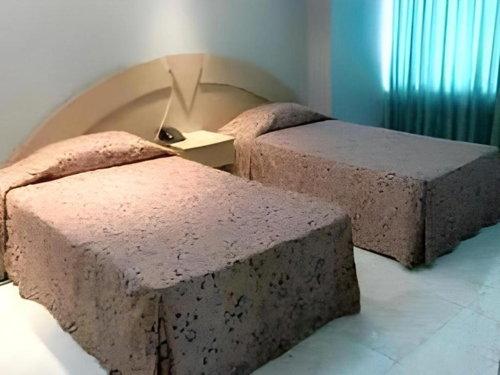 Hotel Tower Inn, Читагонг Екстериор снимка