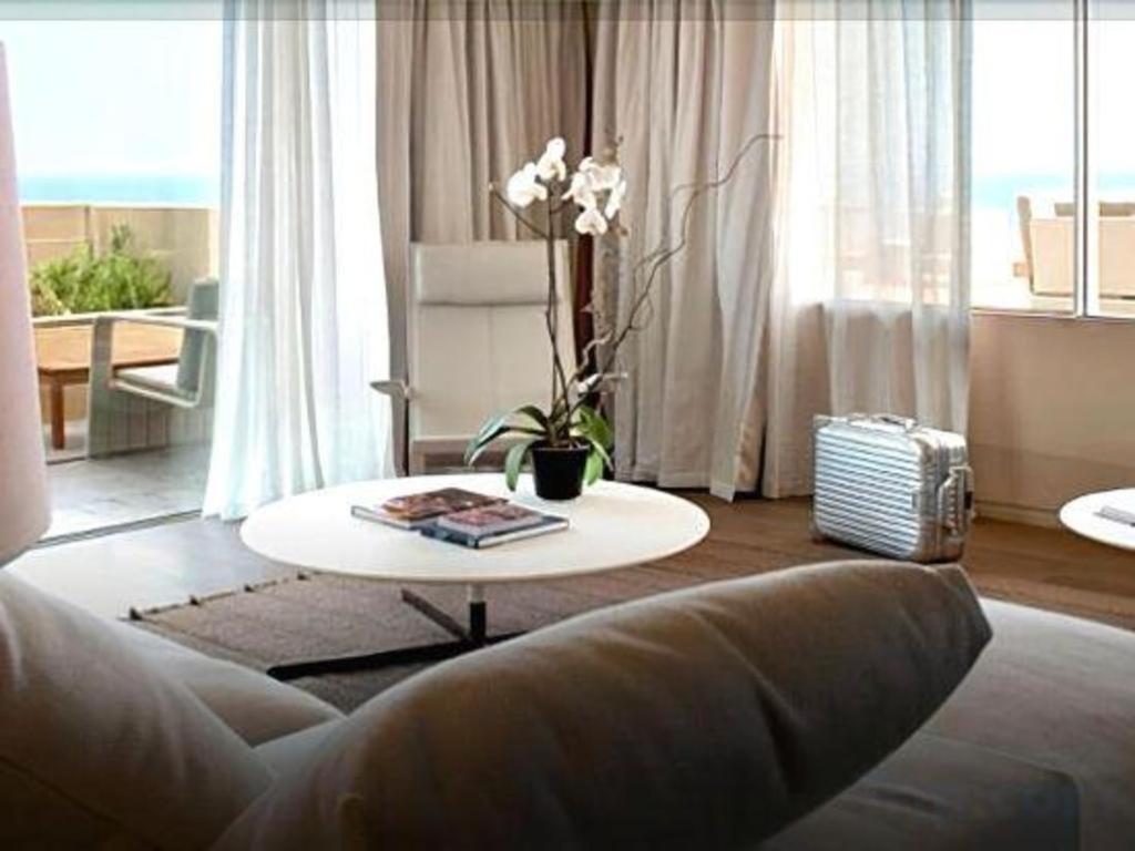 Hotel Tower Inn, Читагонг Екстериор снимка
