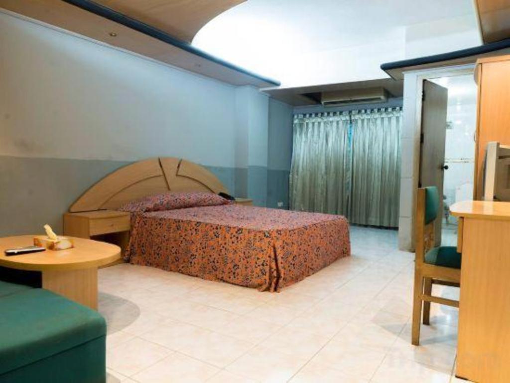 Hotel Tower Inn, Читагонг Екстериор снимка