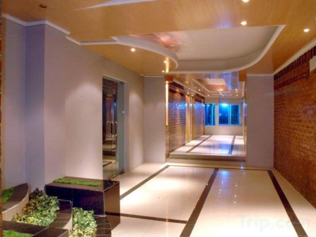 Hotel Tower Inn, Читагонг Екстериор снимка