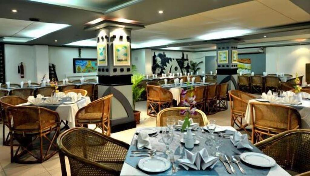 Hotel Tower Inn, Читагонг Екстериор снимка