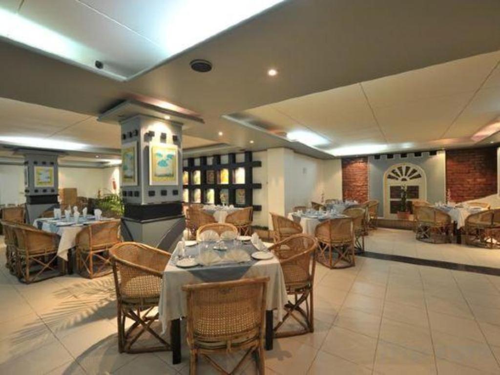 Hotel Tower Inn, Читагонг Екстериор снимка