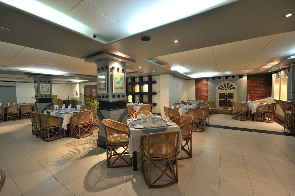 Hotel Tower Inn, Читагонг Екстериор снимка